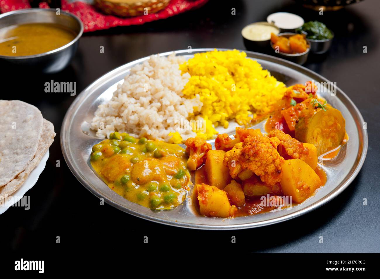 Indische Ethnische Küche Vegetarische Thali Stockfoto