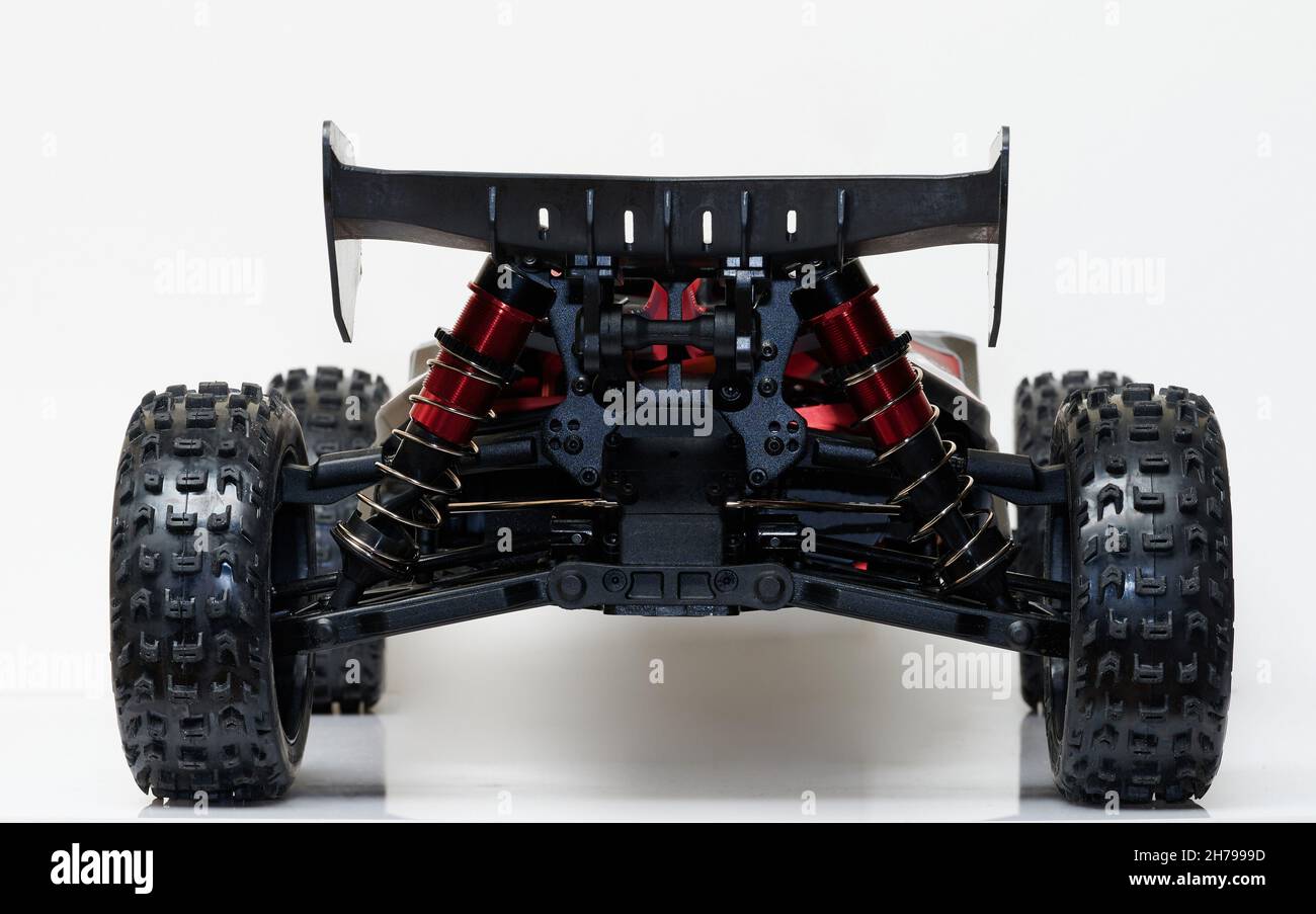 Rückansicht des rc buggy Autos isoliert auf Studio Hintergrund Stockfoto