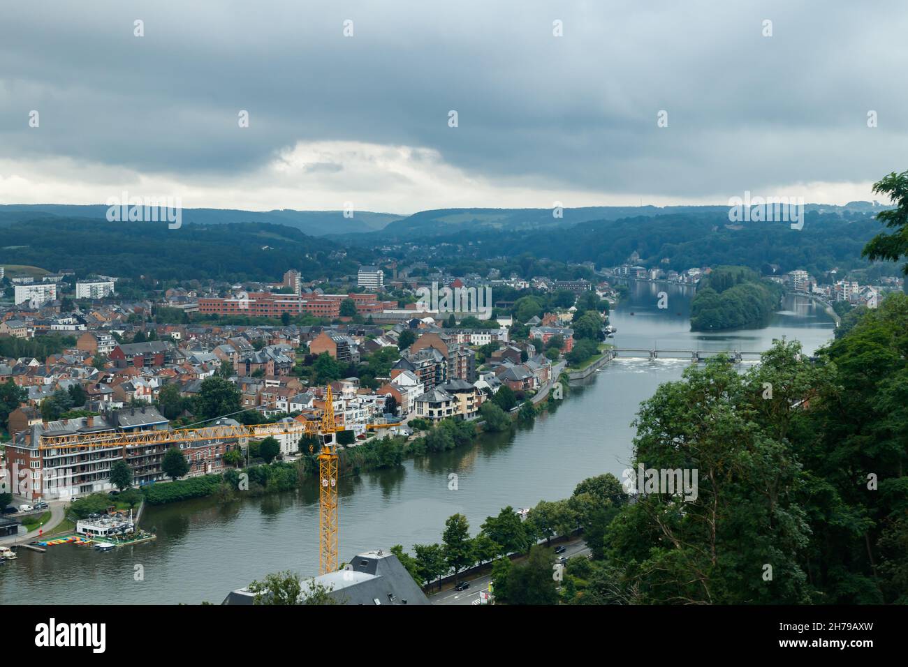 Namur, Belgien - 11. Juli 2021: Panoramablick auf die Stadt Namur, Wallonien, Belgien im Sommer Stockfoto