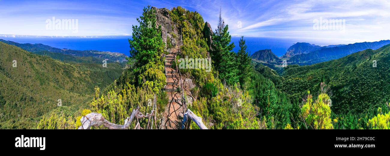 Unglaubliche Naturschönheit der Insel Madeira, berühmt für ihre Wanderungen in den Bergen. Aussichtspunkt und Wanderweg in der Nähe von Pico Ruivo Stockfoto