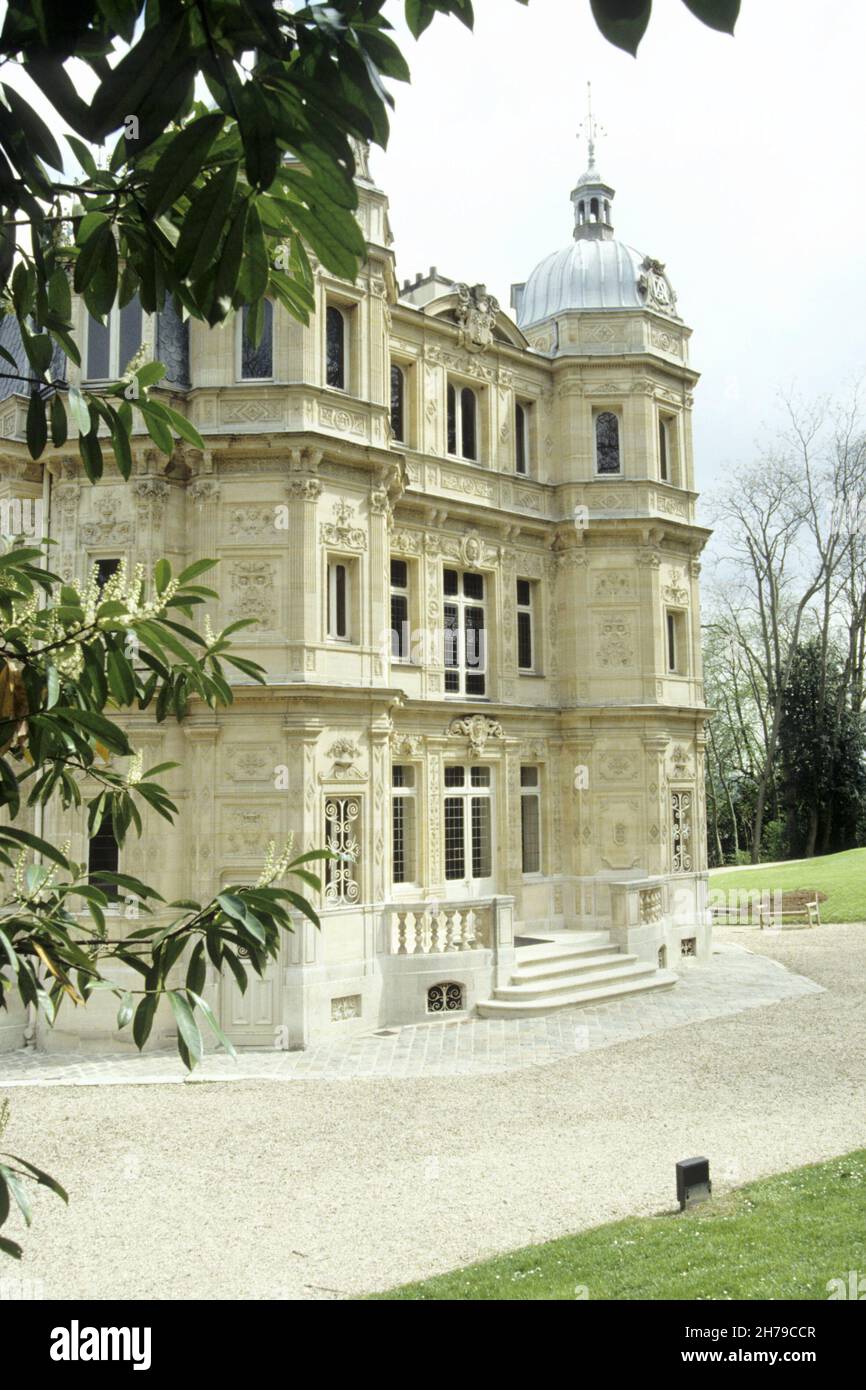 DUMAS Alexandre (VATER PERE) (DAVY de La PAILLETERIE DUMAS Alexandre) Chateau de Montecristo - Datum: 20010105 ©Archives-Zephyr/Opale.photo *** Lokal Stockfoto
