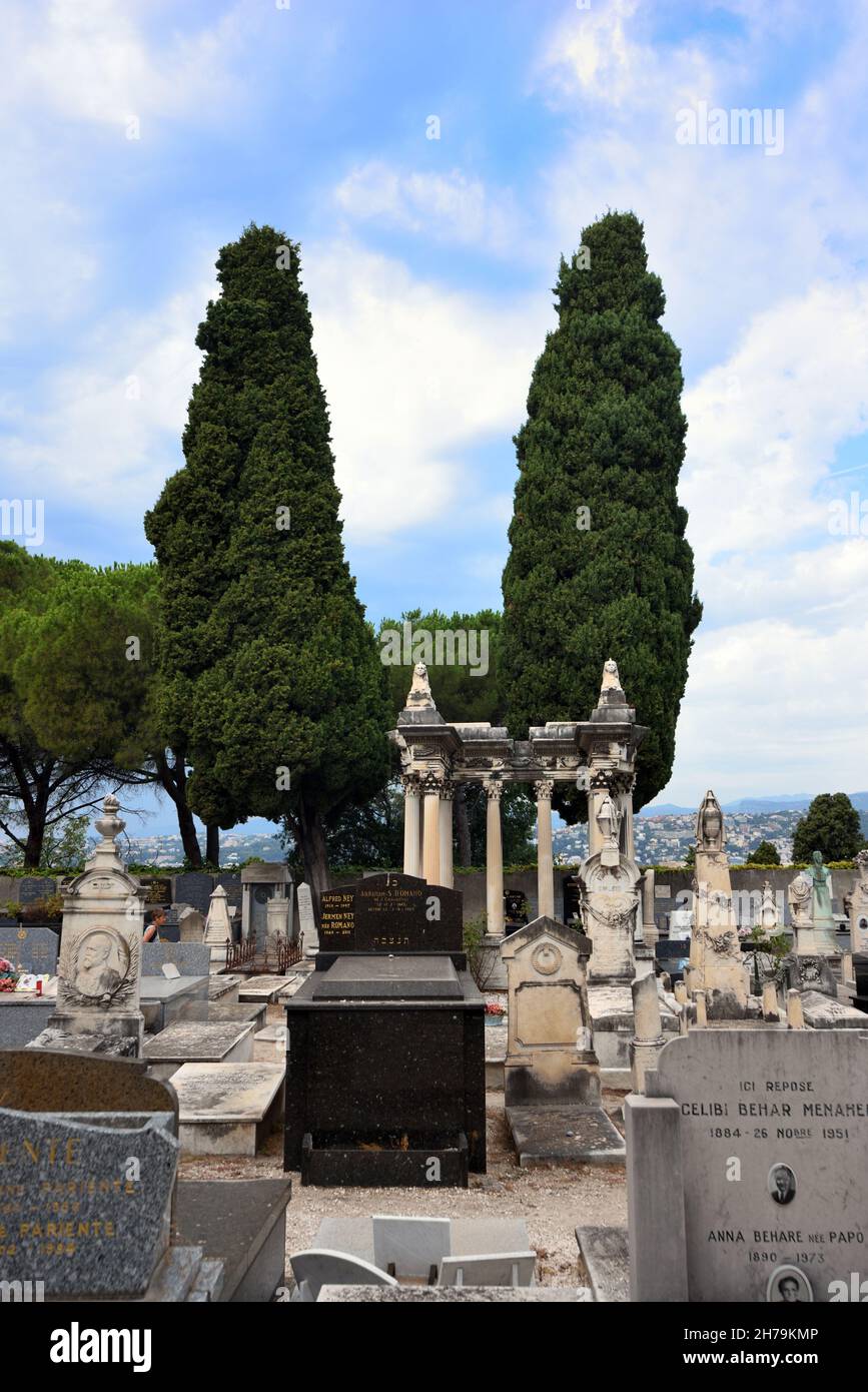 Jüdische Gräber auf dem Jüdischen Friedhof, oder Cimetière Israelélite, Nice Alpes-Maritimes Frankreich Stockfoto