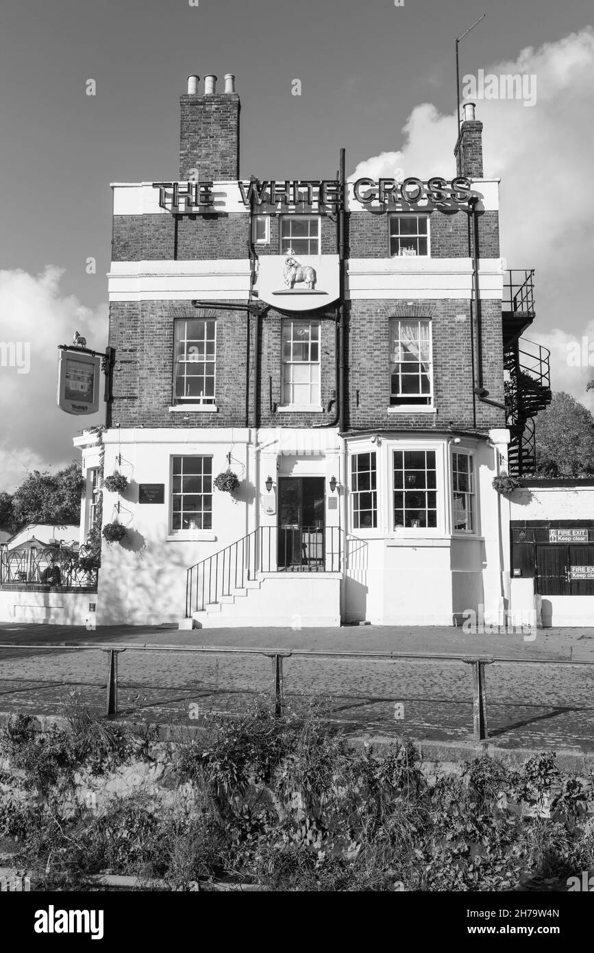 White Cross Public House an der Themse in Richmond upon Thames, Surrey Stockfoto