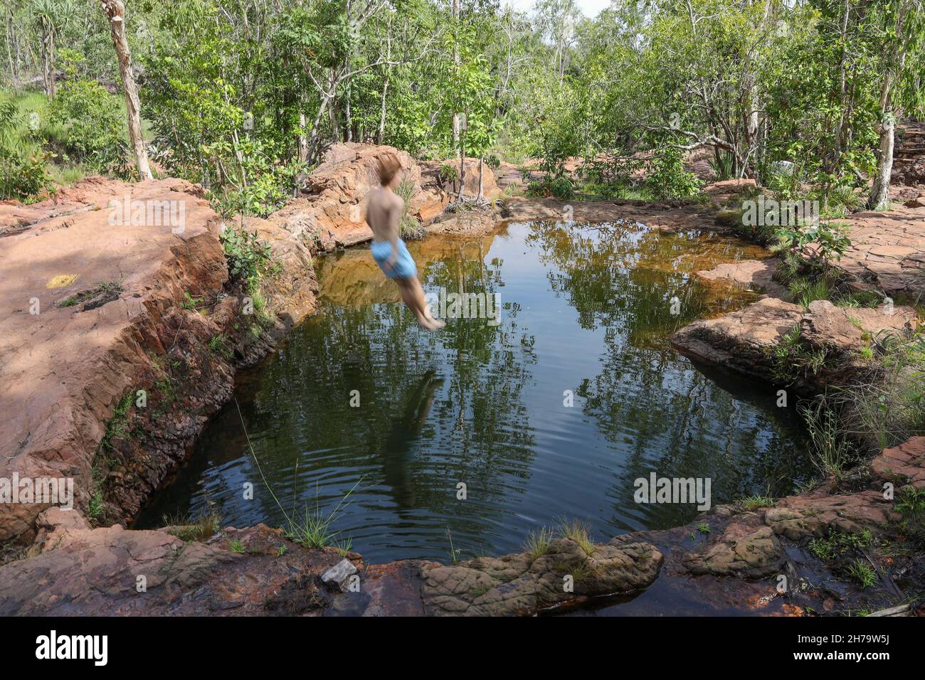 Schwimmen im Buley Rockhole im Litchfield National Park, Northern Territory, Australien Stockfoto