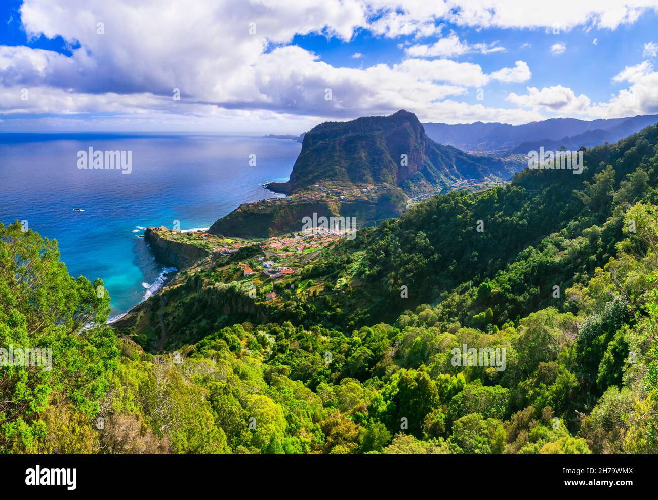 Madeira Insel Natur Landschaft. Atemberaubende Berg-und Meerblick. nördlicher Teil, Santana Region. Portugal Reisen Stockfoto