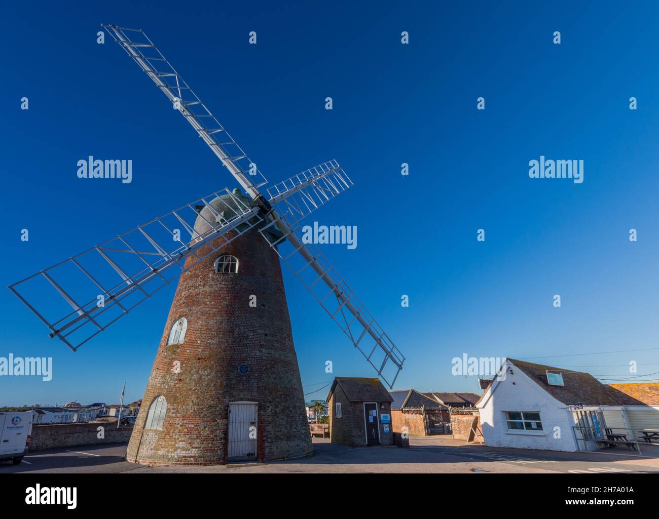 Die Windmühle bei Bunn läst West Sands in Selsey bei Chichester, West Sussex, Großbritannien Stockfoto