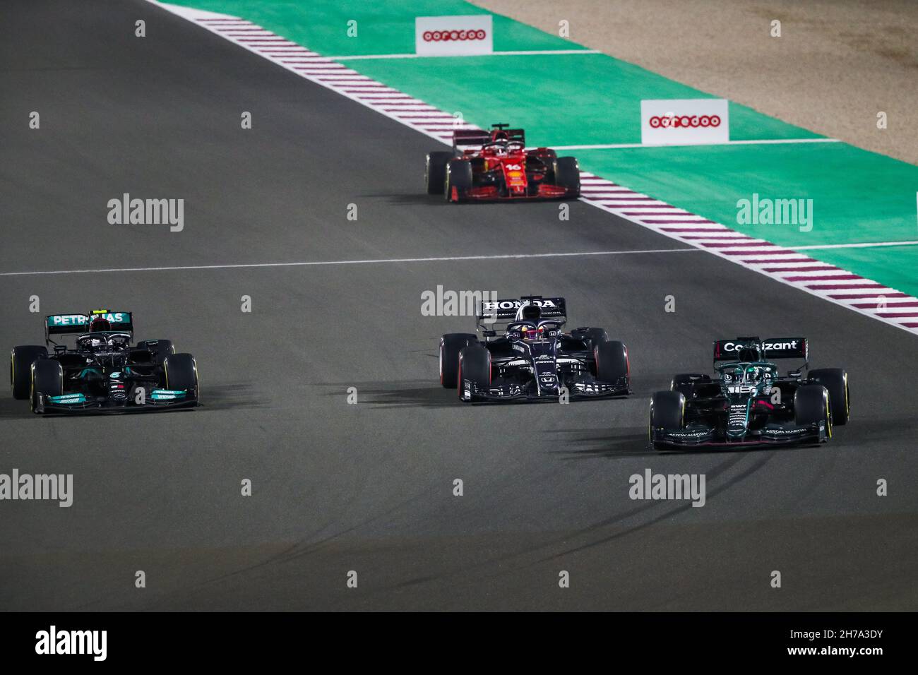 TSUNODA Yuki (jap), Scuderia AlphaTauri Honda AT02, 18 STROLL Lance (CAN), Aston Martin F1 AMR21, 77 BOTTAS Valtteri (FIN), Mercedes AMG F1 GP W12 E Performance, Action während des Formel 1 Ooredoo Qatar Grand Prix 2021, 20th Lauf der FIA Formel-1-Weltmeisterschaft 2021 vom 19. Bis 21. November 2021 auf dem Losail International Circuit in Lusail, Katar - Foto: Florent Gooden/DPPI/LiveMedia Stockfoto