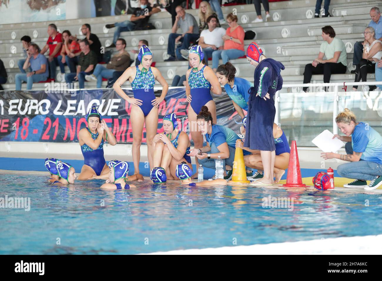 Rom, Italien. 21st Nov, 2021. Time Out Mediterrani Barcelona während des ZVL 1886 Center vs CN Mediterrani Barcelona, Waterpolo EuroLeague Frauenspiel in Rom, Italien, November 21 2021 Quelle: Independent Photo Agency/Alamy Live News Stockfoto