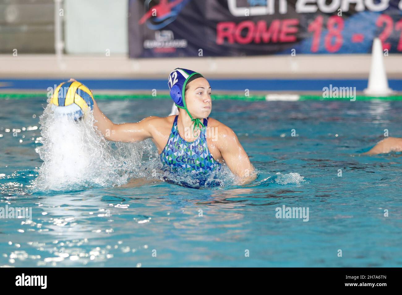 Rom, Italien. 21st. November 2021. S. Lizotte (Mediterrani Barcelona) während des ZVL 1886 Center gegen CN Mediterrani Barcelona, Wasserball EuroLeague Frauenspiel in Rom, Italien, November 21 2021 Quelle: Independent Photo Agency/Alamy Live News Stockfoto