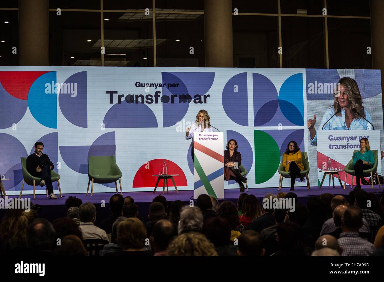 Yolanda Diaz, Vizepräsidentin der spanischen Regierung, spricht während der Versammlung. Auf der III. Nationalversammlung der politischen Partei en Comun Podemos 'gemeinsam können wir' in Barcelona, mit dem Slogan 'Win to transform', hat die Veranstaltung die politischen Führer der Partei Yolanda Diaz gezählt, Vizepräsident der spanischen Regierung, Ada Colau, Bürgermeisterin von Barcelona, Alberto Garzon, Minister für Verbraucherangelegenheiten Spaniens, Monica Oltra, erste Vizepräsidentin der Generalitat Valenciana und Jessica Albiach, Abgeordnete des katalanischen Parlaments (Foto: Thiago Prudencio/SOPA Images/Sipa USA) Stockfoto