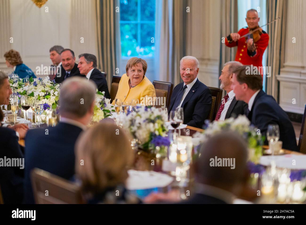 WASHINGTON DC, USA - 15. Juli 2021 - US-Präsident Joe Biden und First Lady Jill Biden, zusammen mit Vizepräsident Kamala Harris, zweiter Gentleman Douglas Stockfoto