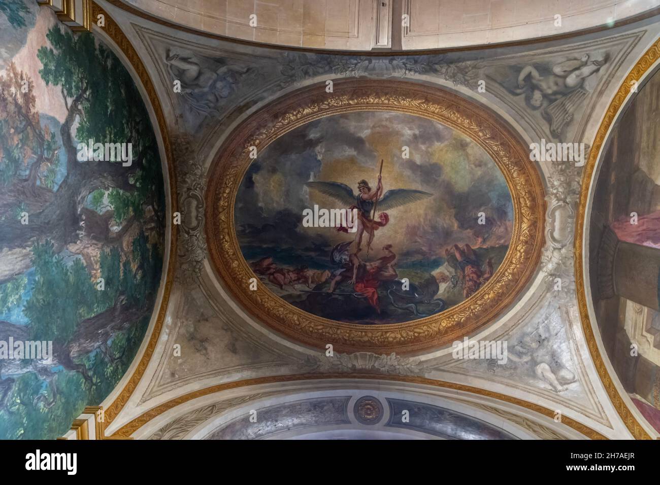 Paris, Frankreich - 11 13 2021: Saint-Germain-des-Pres. Blick in die Kirche Saint-Sulpice Stockfoto