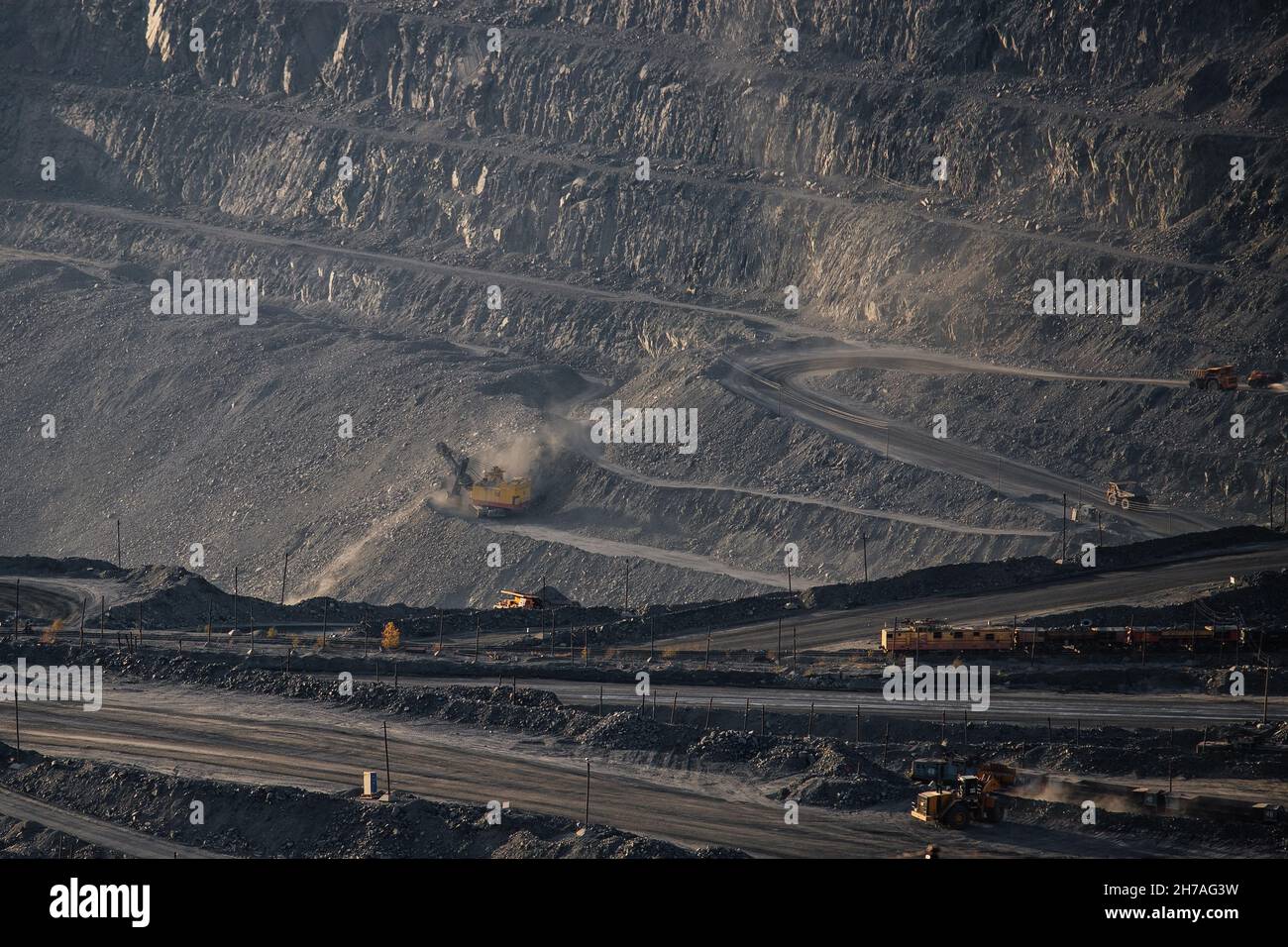 Tagebau in Bergbau- und Verarbeitungsanlage. Stockfoto
