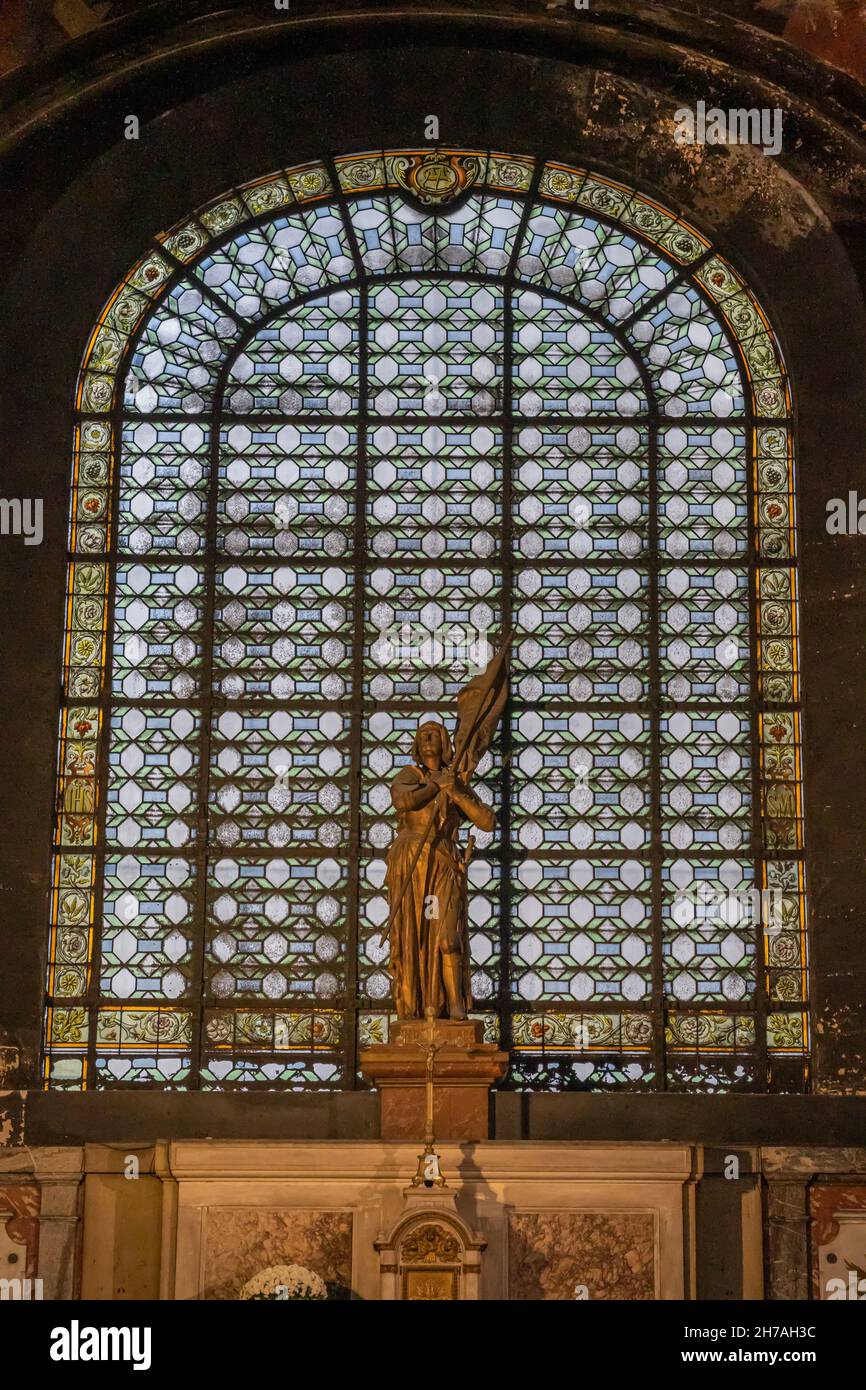Paris, Frankreich - 11 13 2021: Saint-Germain-des-Pres. Blick in die Kirche Saint-Sulpice Stockfoto