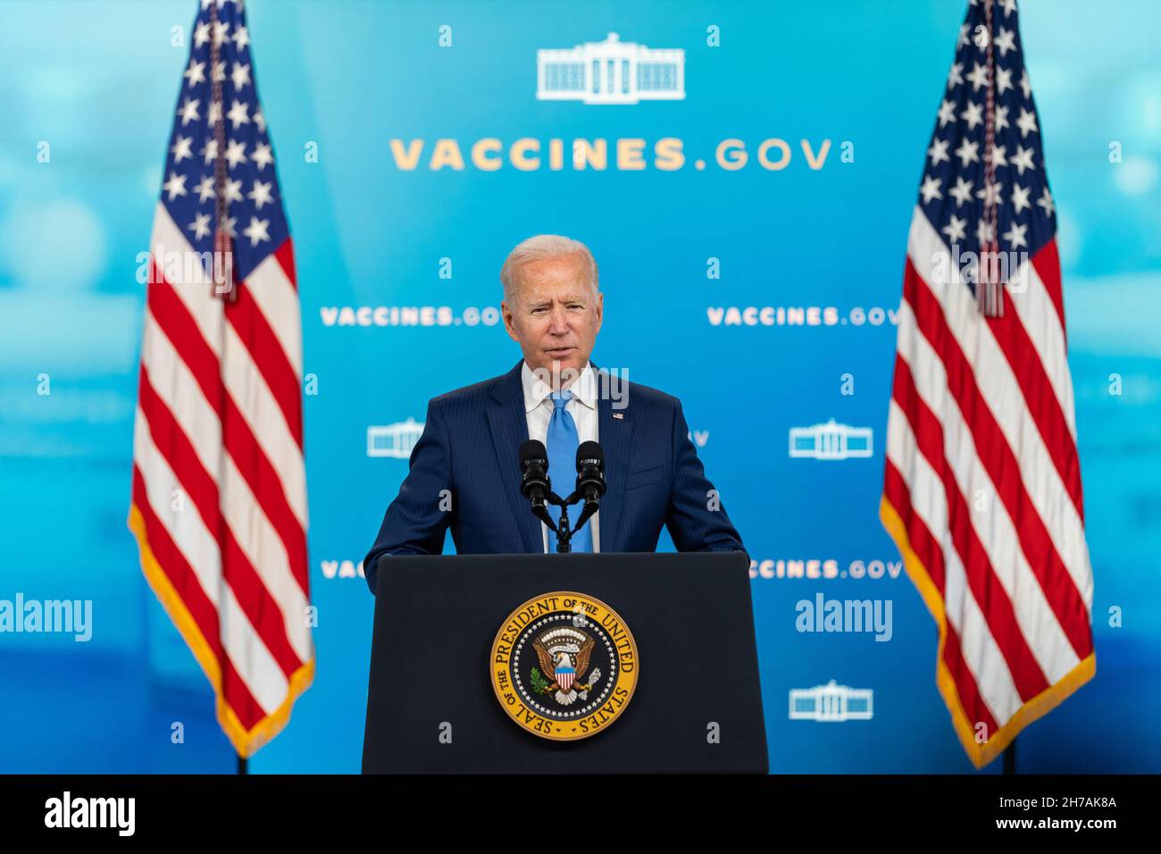 WASHINGTON DC, USA - 23. August 2021 - US-Präsident Joe Biden gibt am Montag eine Stellungnahme zur vollständigen Genehmigung des Pfizer COVID-19-Impfstoffs durch die FDA ab. Stockfoto