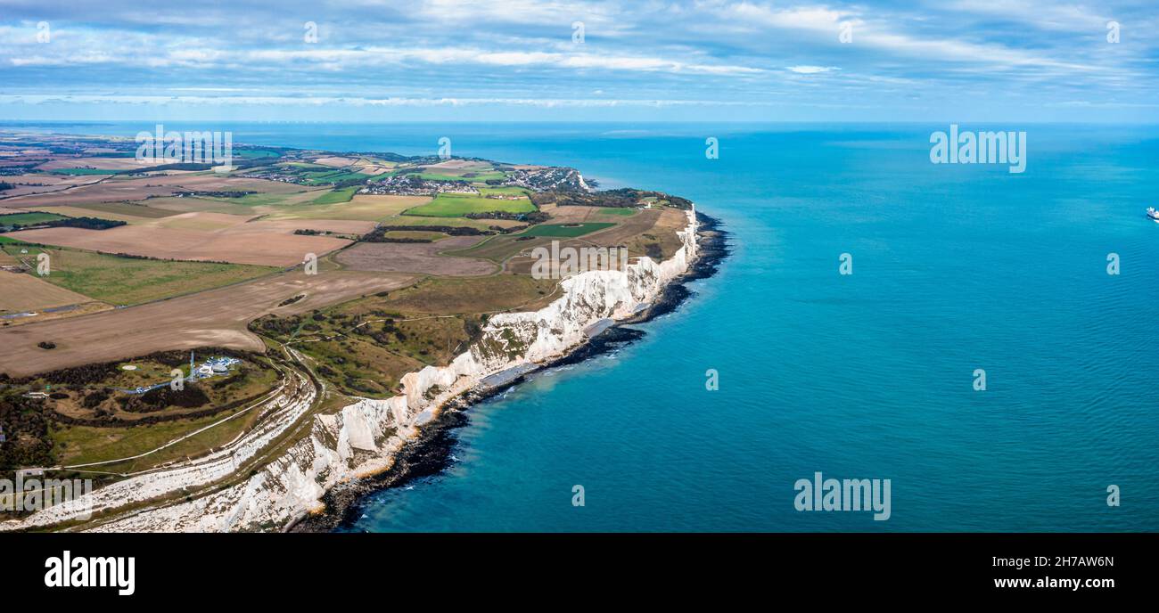 Luftaufnahme der Weißen Klippen von Dover. Stockfoto