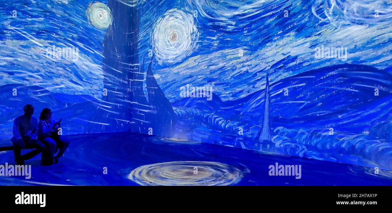 Immersive Ausstellung mit Werken des Künstlers in der Van Gogh-Ausstellung im Milwaukee Convention Center, Milwaukee, WI. Stockfoto