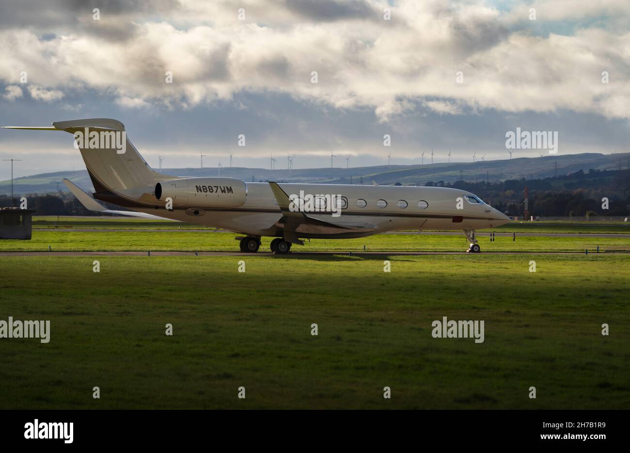 Bill Gates Gulfstream G650 parkte am Flughafen Glasgow für den Klimagipfel COP26. Stockfoto