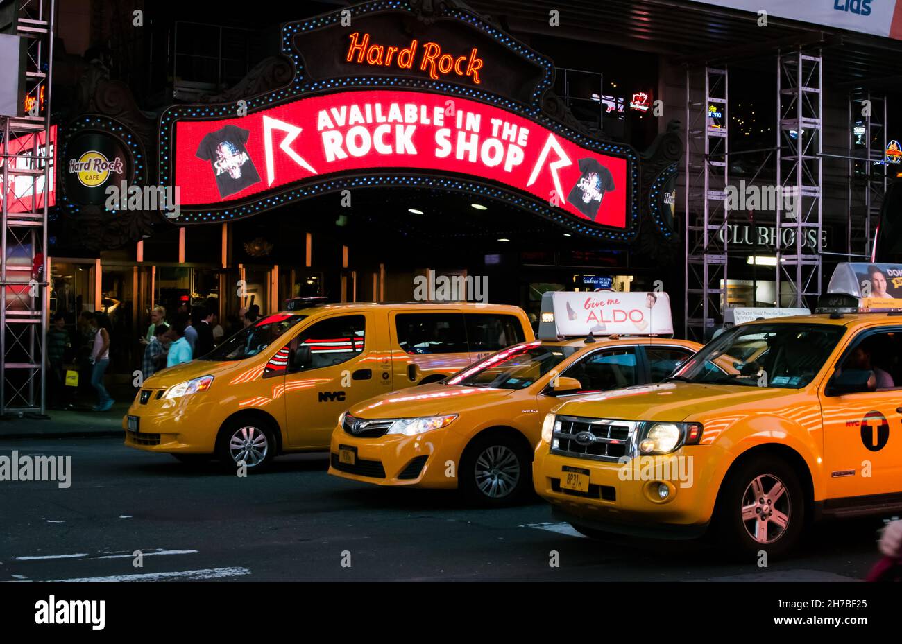 NEW YORK - 28. Juni 2014: Hard Rock Cafe am Times Square in New York, USA. Stockfoto