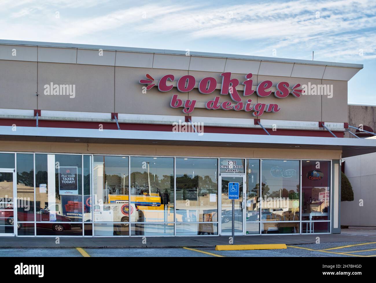 Houston, Texas USA 11-12-2021: Cookies by Design Bakery Exterior in Houston, TX. Kettenhaus-Verarbeiter von dekorativen Bouquet Backwaren, est. In 1983. Stockfoto