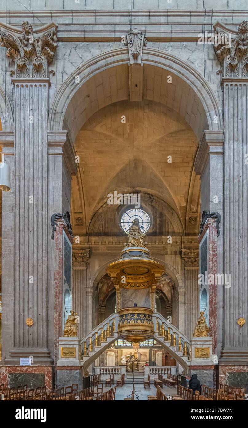 Paris, Frankreich - 11 13 2021: Saint-Germain-des-Pres. Blick in die Kirche Saint-Sulpice Stockfoto