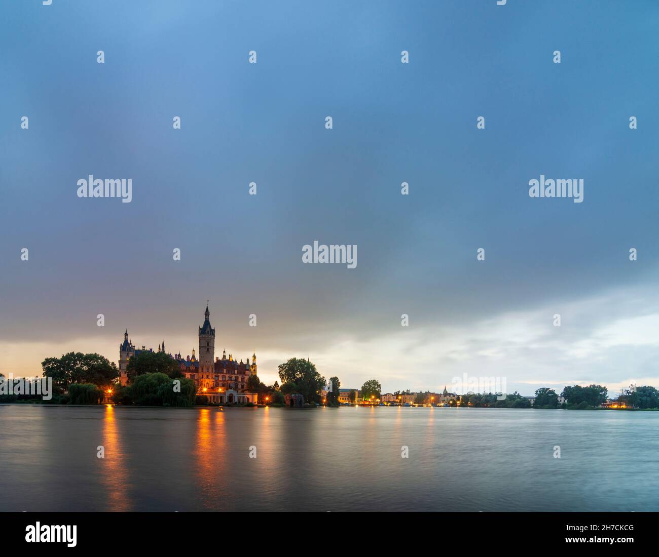 Schwerin: Schloss Schwerin, Schweriner See in Mecklenburg-Schwerin, Mecklenburg-Vorpommern, Deutschland Stockfoto