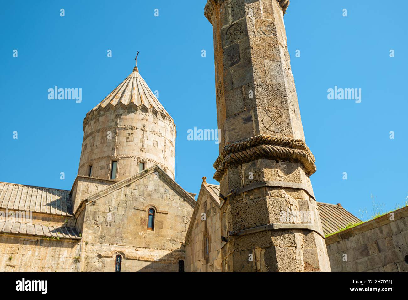 Die Säule der Heiligen dreifaltigkeit im Kloster Tatev (Armenien) ist ein alter Seismograph, der vor drohenden Erdbeben und Katastrophen warnt Stockfoto