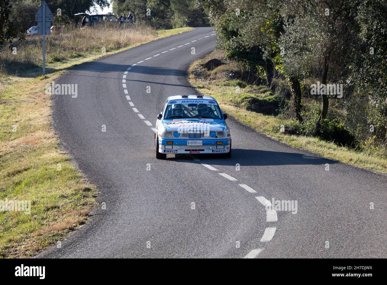 BMW M3 nimmt an der Zeitstrecke der Rallye Costa Brava 2021 in Girona, Spanien Teil Stockfoto