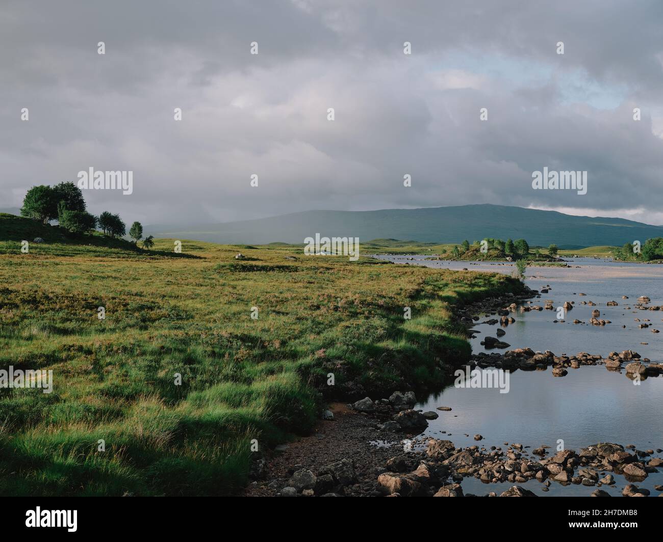 Loch Ba auf Rannoch Moor in der West Highland Moorlandschaft von Argyll und Bute Schottland UK - Schottland Moorlandschaft Stockfoto
