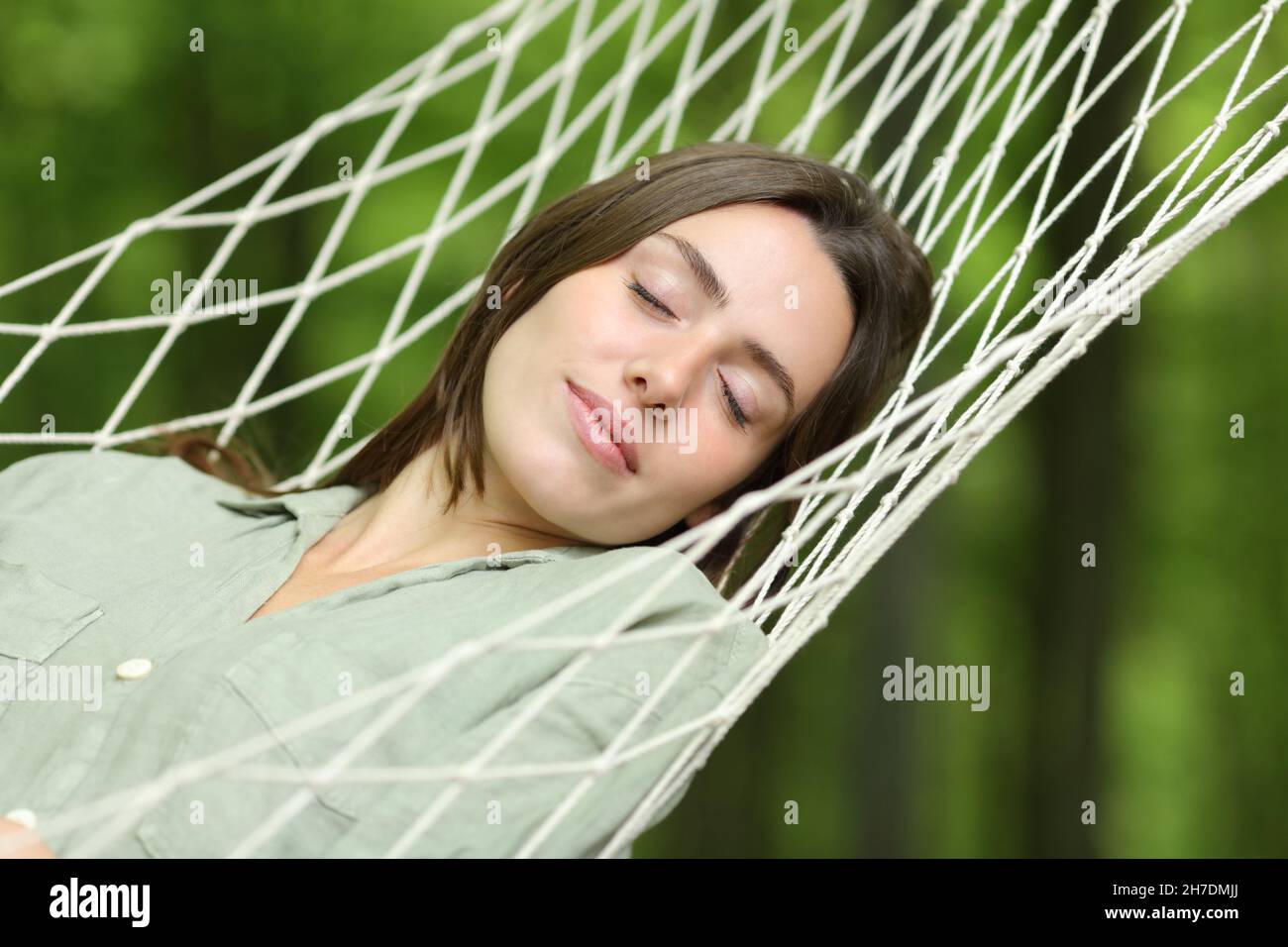 Menschen, die im wald schlafen Fotos und Bildmaterial in hoher Auflösung Alamy