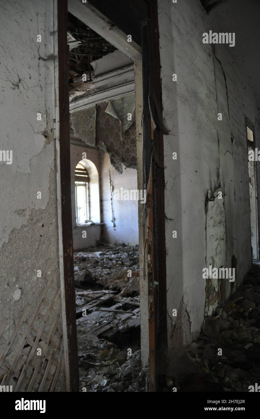 Verlassene Haus in Sukhumi, Hauptstadt des separatistischen Staates Abchasien. Stockfoto