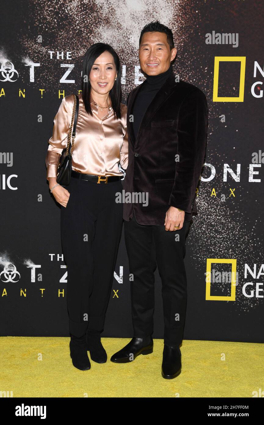 (L-R) Mia Kim und Daniel DAE Kim nehmen an der Premiere von National Geographics „The Hot Zone: Anthrax“ im Jazz im Lincoln Center in New York, NY, am 22. November 2021 Teil. (Foto von Anthony Behar/Sipa USA) Stockfoto