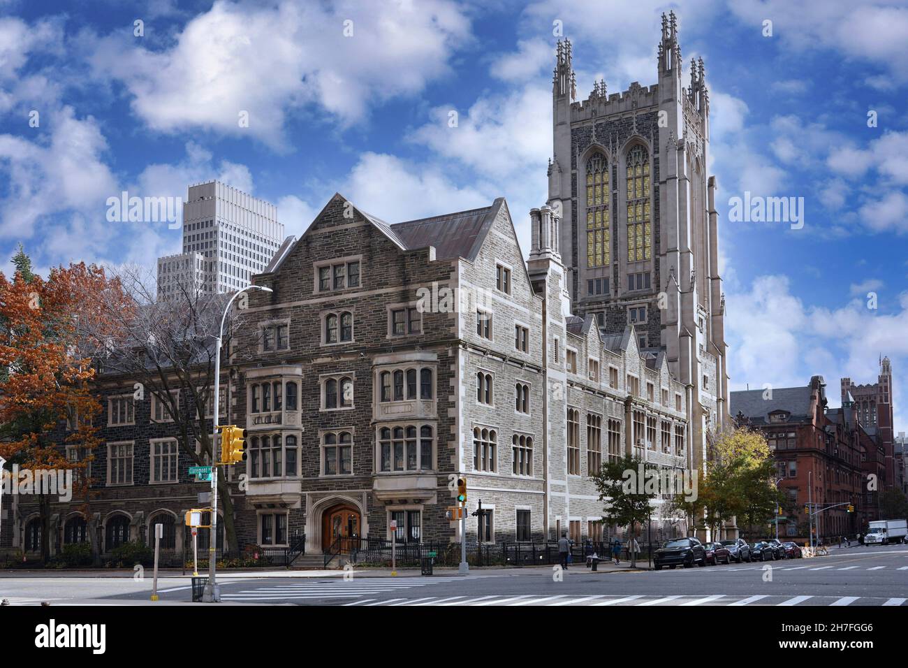 Skyline von North Manhattan, mit dem gotischen Gebäude und dem Turm des Union Theological Seminary Stockfoto