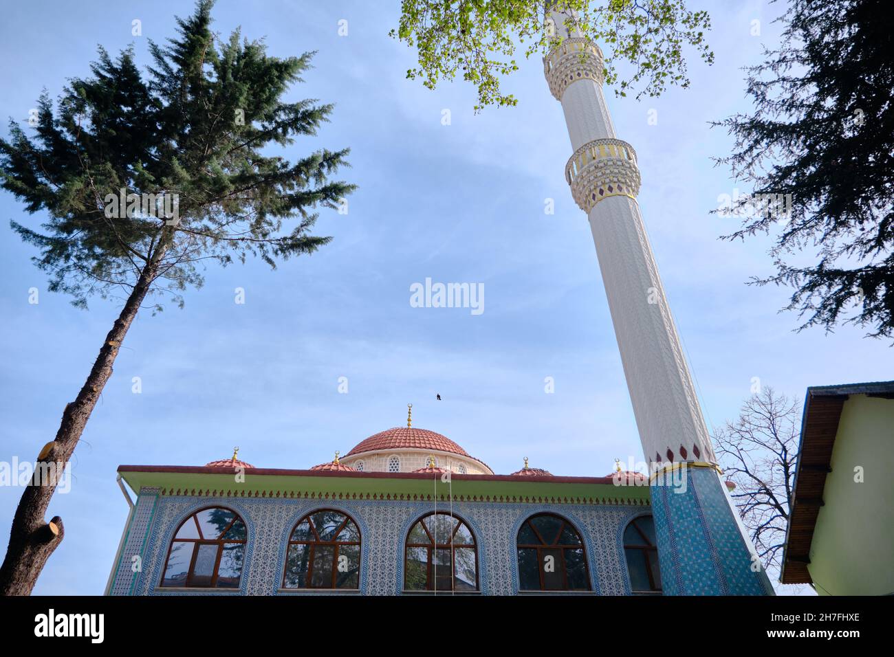Moschee in Iznik Bursa und Fassade und Minarett der Moschee und ihre von berühmten Iznik Fliesen bedeckt. Stockfoto