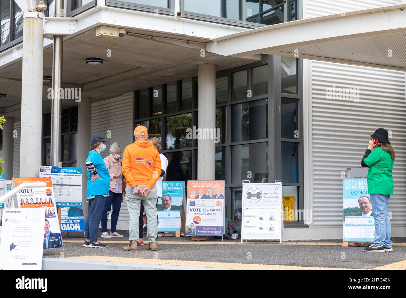 Parlamentswahlen in Australien für pittwater-Bezirk im Northern Beaches Council fördern lokale Kandidaten Plakate für Wahllokale, Sydney, Australien Stockfoto