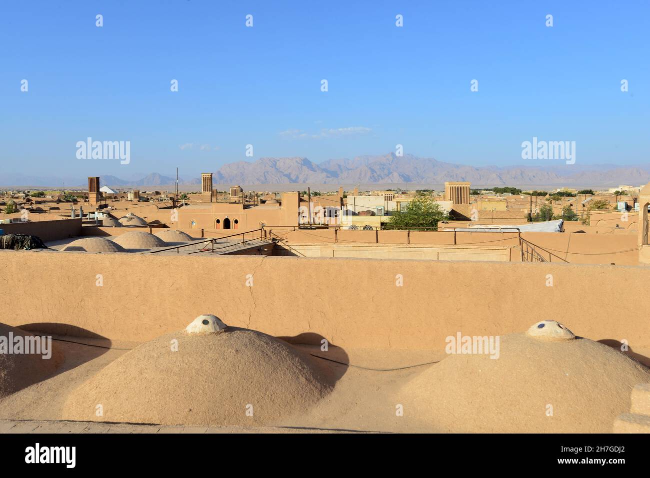 IRAN. YAZD. YAZD WURDE VOR 3000 JAHREN GEGRÜNDET UND IST LAUT UNESCO EINE DER ÄLTESTEN STÄDTE DER WELT. Stockfoto