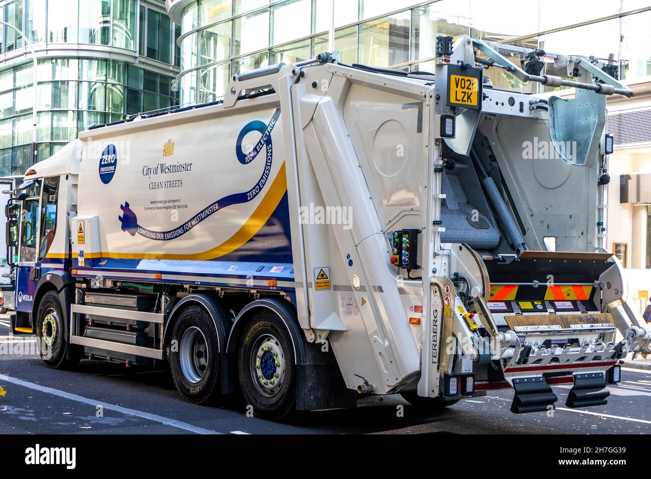 Victoria Westminster London England Großbritannien, November 7 2021, umweltfreundliches Elektromüll-Abholfahrzeug Victoria Street London Stockfoto