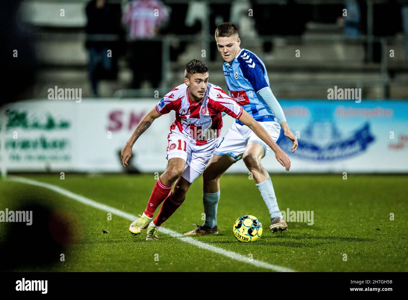 Haderslev, Dänemark. 22nd, November 2021. Tim Prica (11) von Aalborg Boldklub beim Superliga-Spiel 3F zwischen Sonderjyske und Aalborg Boldklub im Sydbank Park in Haderslev. (Bildnachweis: Gonzales Photo - Lasse Lagoni). Stockfoto