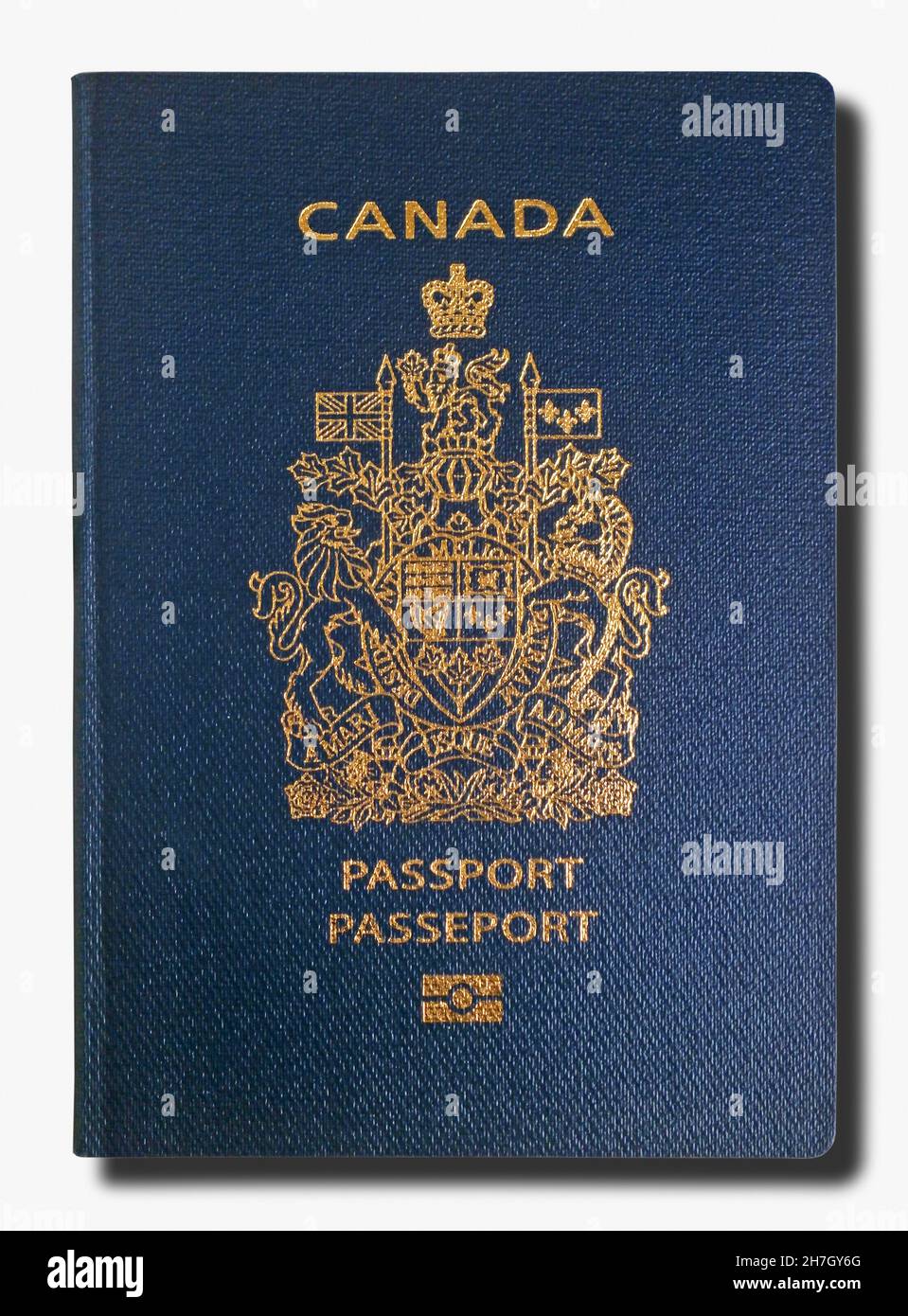 Nahaufnahme eines kanadischen Passes isoliert auf weißem Hintergrund. Stockfoto