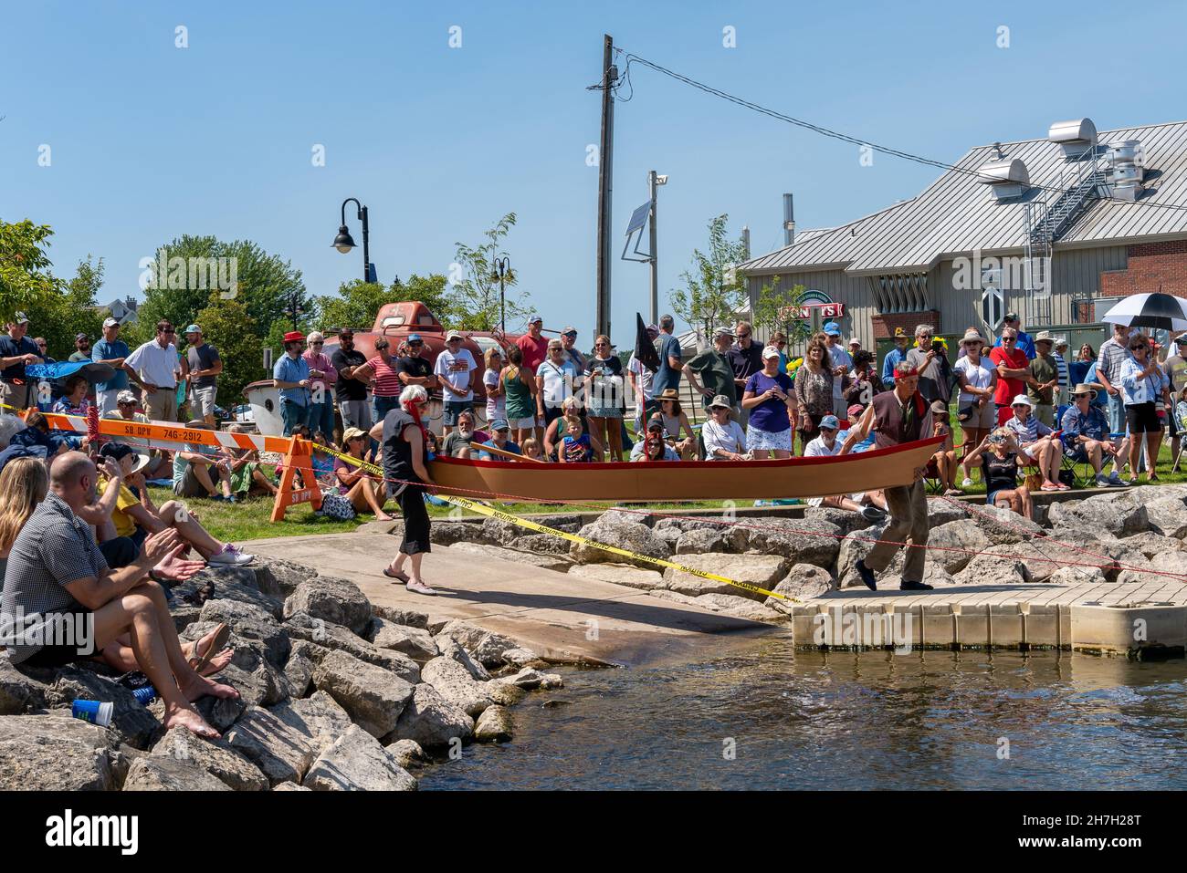 Diese Bilder stammen von einem Sitka DIY Boot Building Festival, das ich im vergangenen Sommer im Door County Maritime Museum in Sturgeon Bay Wisconsin fotografiert habe. Stockfoto