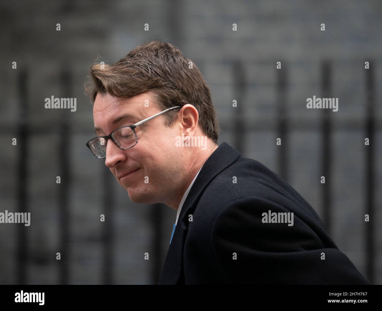 Downing Street, London, Großbritannien. 23. November 2021. Simon Clarke MP, Chief Secretary of the Treasury in Downing Street für wöchentliche Kabinettssitzung. Quelle: Malcolm Park/Alamy Live News. Stockfoto