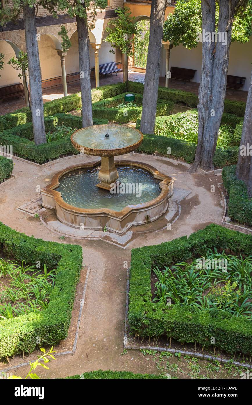 Blick auf den Lindaraja Patio in den Nasriden Palästen der Alhambra Stockfoto