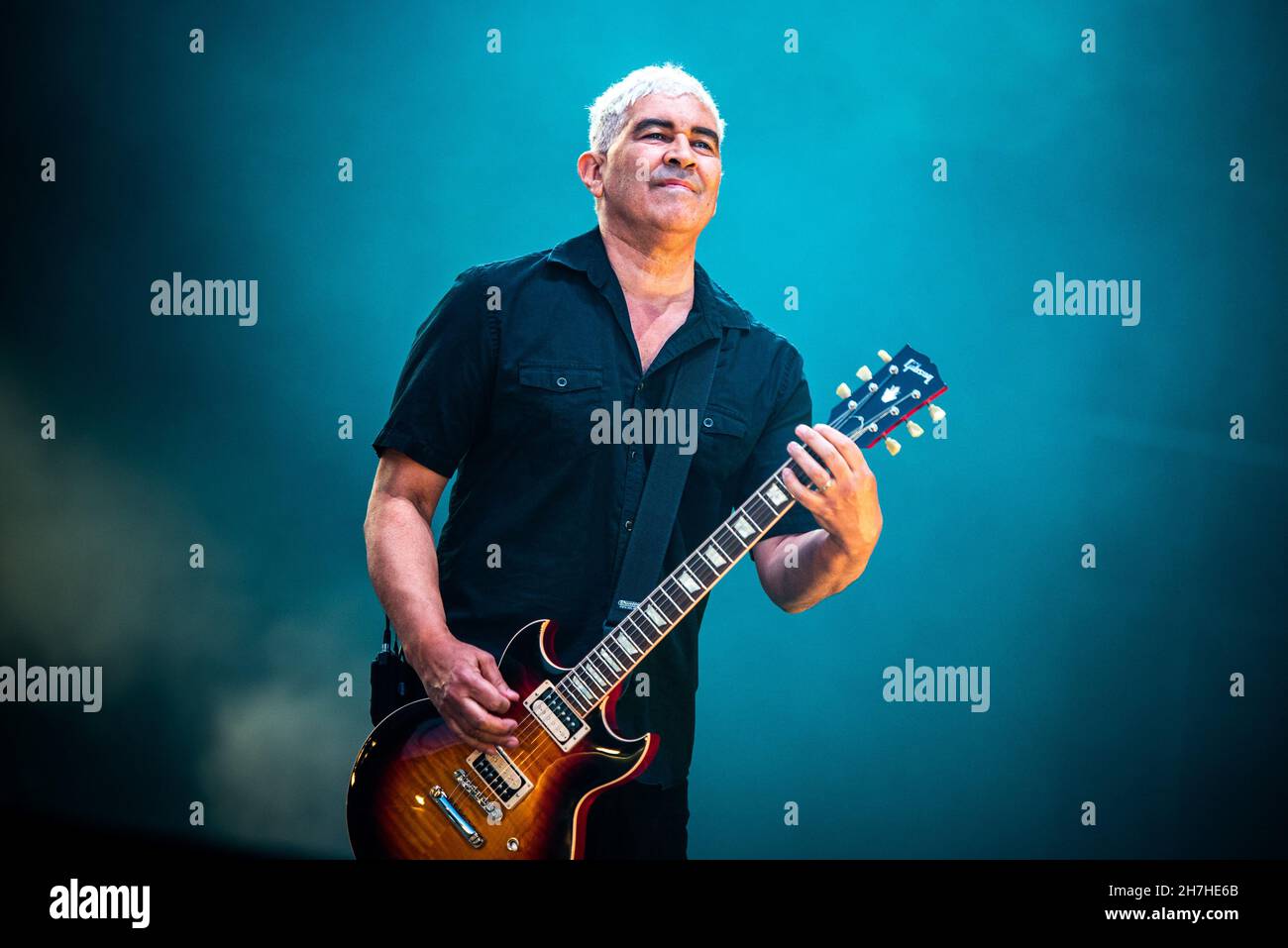 LONDON, LONDON STADIUM, JUNI 23rd 2018: Pat Smear, Gitarrist der amerikanischen Band Foo Fighters, tritt live auf der Bühne der „Concrete and Gold“ Welttournee 2017/2018 auf Stockfoto