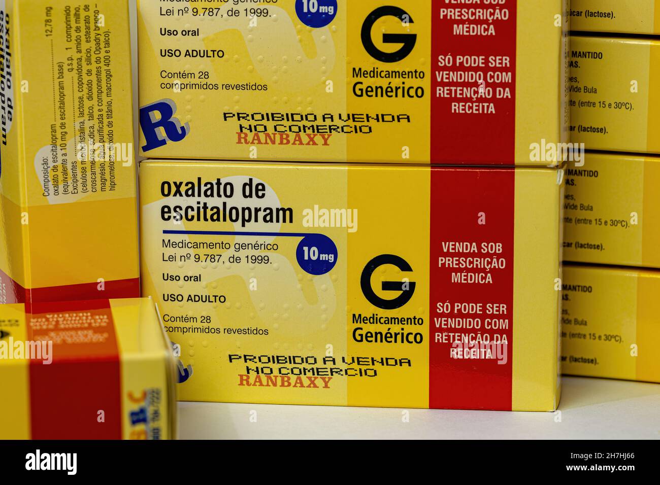 Cassilandia, Mato Grosso do Sul, Brasilien - 11 20 2021: Schachteln mit Escitalopram Oxalat in portugiesischer brasilianischer psychiatrischer Medizin Stockfoto