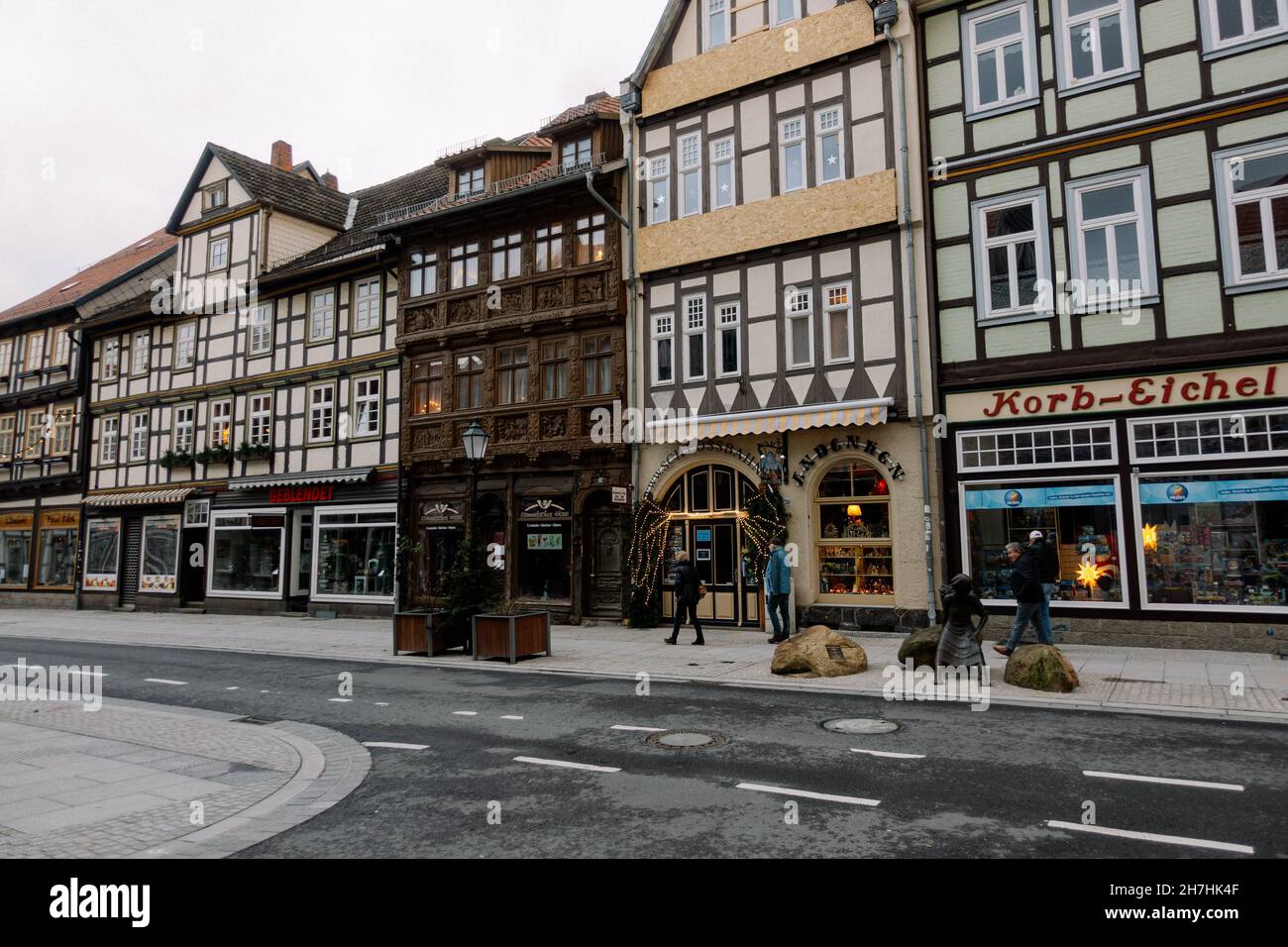 WERNIGERODE, DEUTSCHLAND - 24. Dez 2019: Ein schöner Blick auf die  Stadtgebäude in Wernigerode Stockfotografie - Alamy