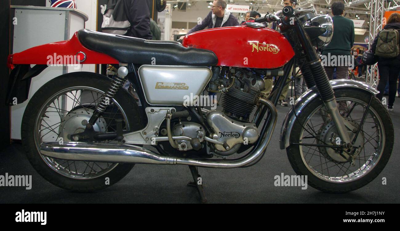 Klassisches altes britisches Fahrrad: Norton 750 Commando Fastback (1969) Stockfoto