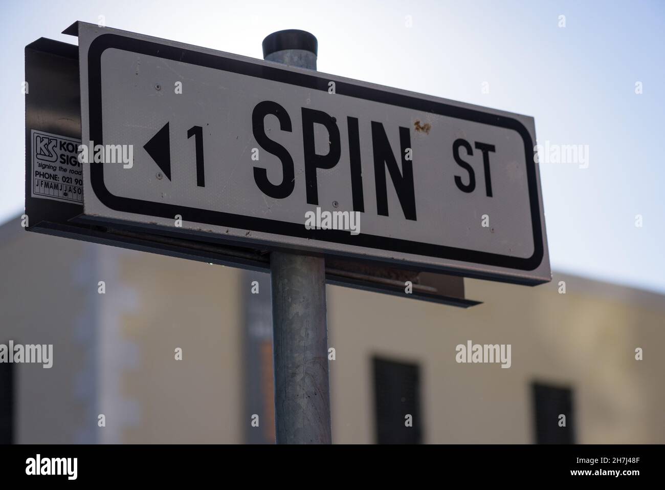 Die Kunst der Drehung in der Welt der Nachwahrheit hat es Unternehmen und Regierungen ermöglicht, dem Mißtrauenswillen für ihre Politik und ihr Handeln zu entkommen Stockfoto