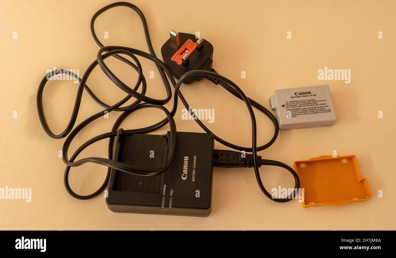 Akku und Akkuladegerät Stockfoto