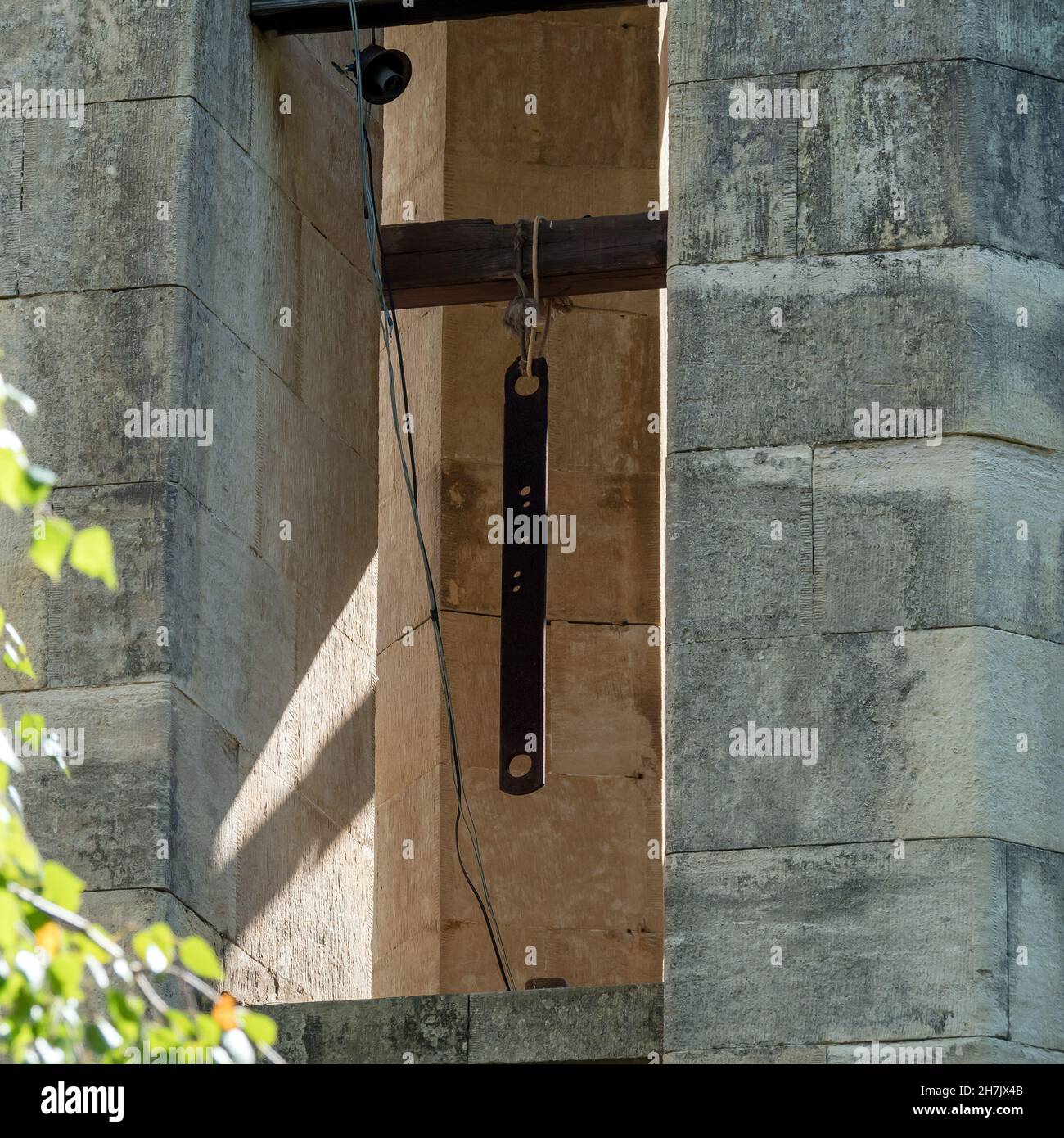 Landschaft mit einem Glockenturm aus der Nähe Stockfoto