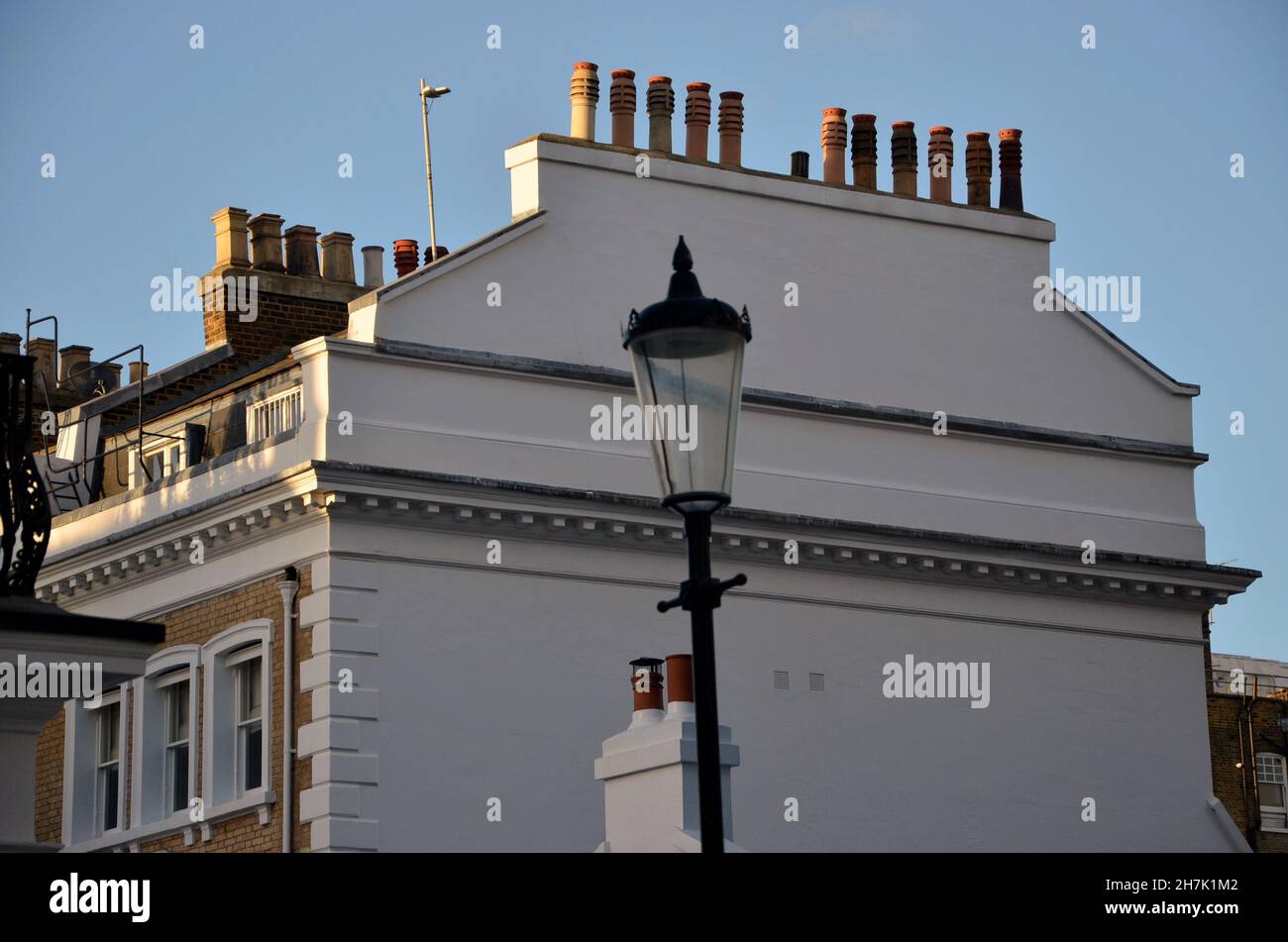 Einige Fotos, die während eines Nachmittagsspaziergangs durch den schönen Stadtteil Kensington und Chelsea im Herbst in London aufgenommen wurden. Stockfoto